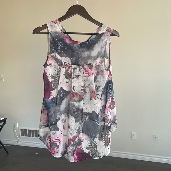 Sheer Short Sleeved Top - Picture 2 of 4